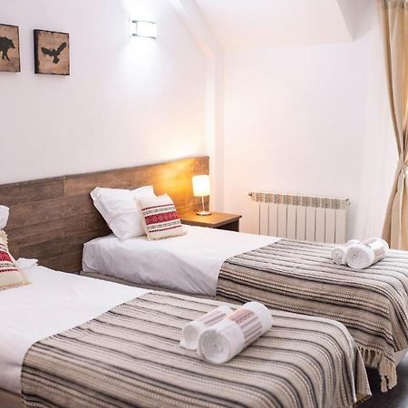 Hotel Floare De Colt Mînăstirea Humorului Extérieur photo