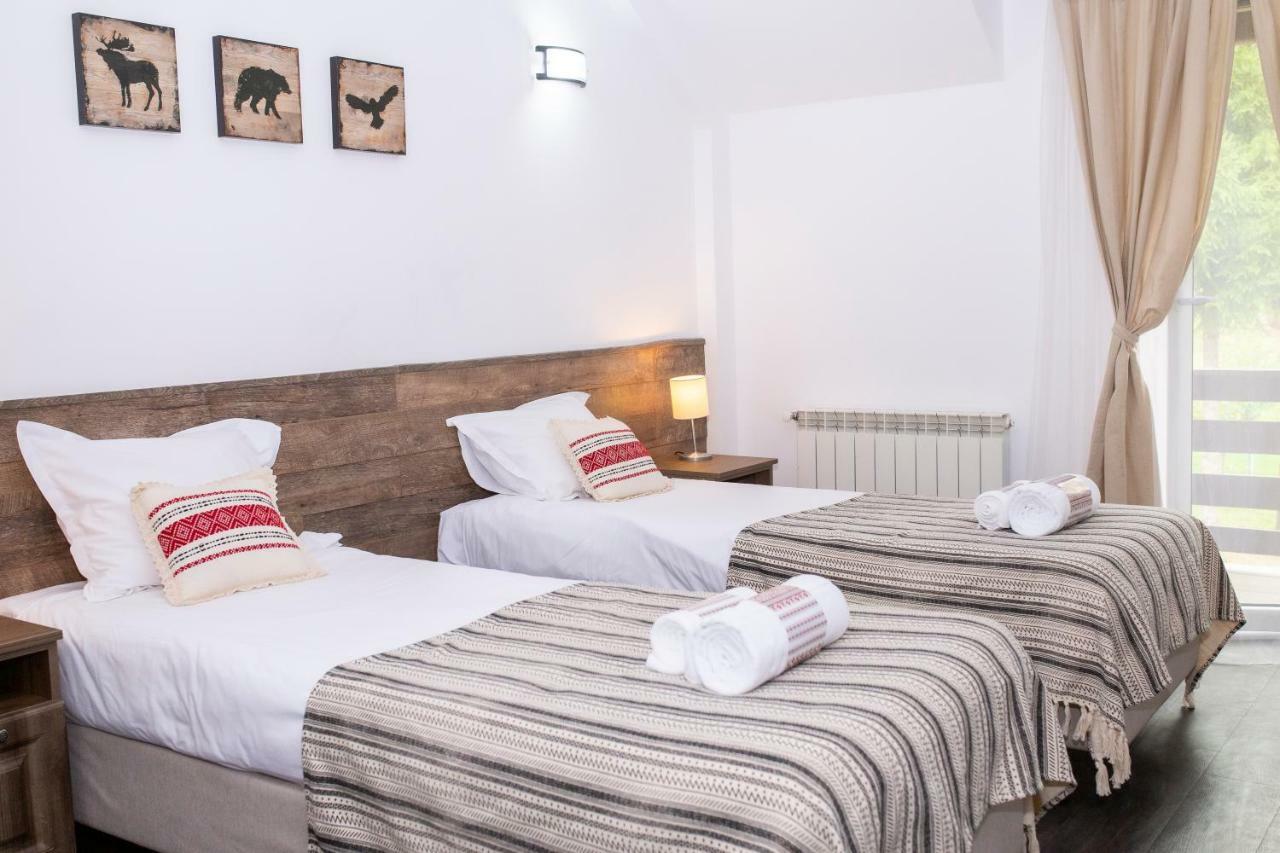 Hotel Floare De Colt Mînăstirea Humorului Extérieur photo