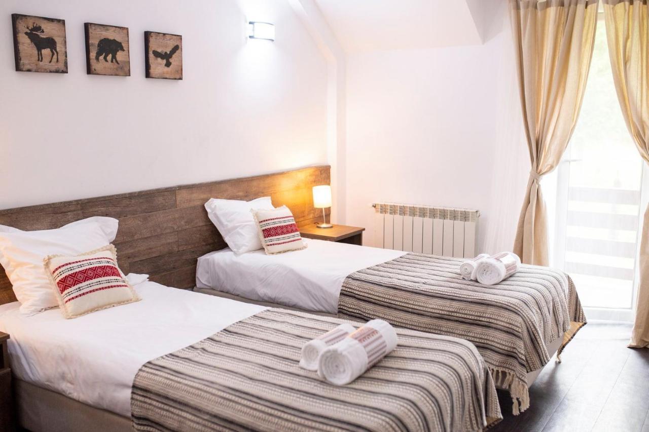 Hotel Floare De Colt Mînăstirea Humorului Extérieur photo